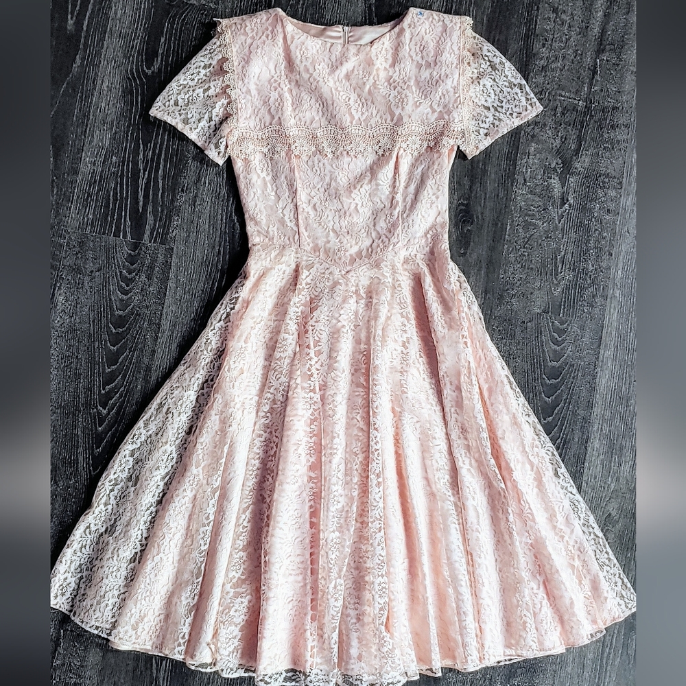 Vintage 80s Gunne Sax lace pink dress